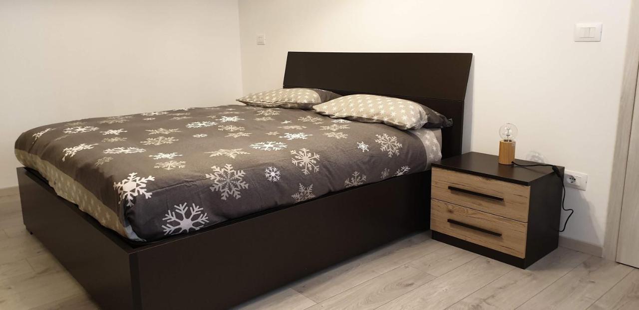 אאוסטה Appartamento Les Fleurs By Maison Ginod מראה חיצוני תמונה